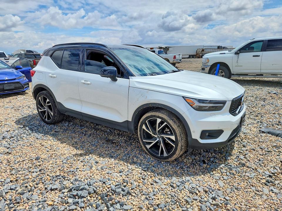 2021 Volvo Xc40 VIN YV4AC2HM2M2542559 COPART salvage auction — SIDE, Tx - Salvage Vehicle Title, sold $8,900 on 2026-07-14 (photo 4)