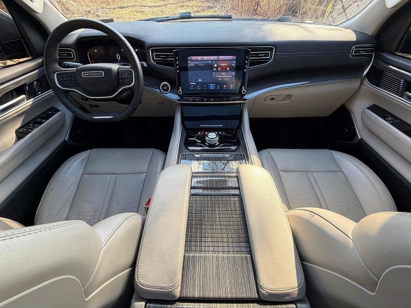 2022 Jeep Wagoneer VIN 1C4SJVBT4NS129042 COPART salvage auction — NORMAL WEAR, Nj - Cert Of Title W/Salvage Histor (P), sold $19,700 on 2026-07-08 (photo 9)