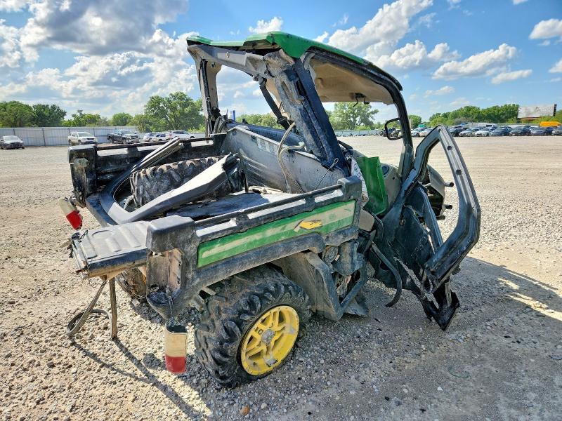2022 Johndeere VIN 1M0835RACNM051823 COPART salvage auction — ROLLOVER, KS - CERT OF TITLE-NON HIGHWAY, sold $675 on 2026-08-20 (photo 4)
