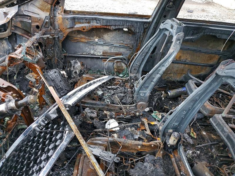 2018 Kia Sorento VIN 5XYPG4A39JG386746 COPART salvage auction — INTERIOR BURN, KY - BILL OF SALE/PART ONLY/NO TITL, sold $275 on 2026-07-23 (photo 7)