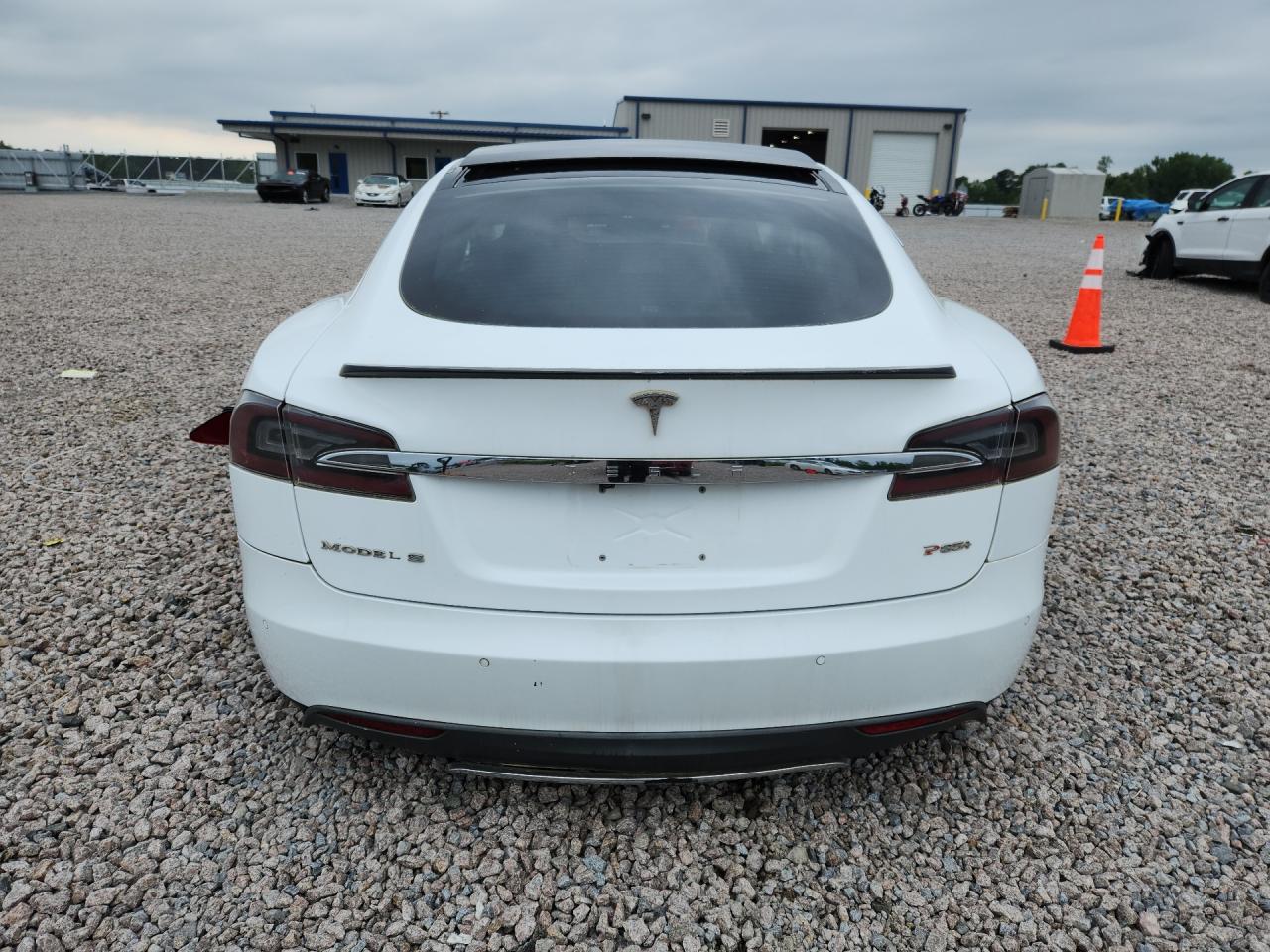2013 Tesla Model S VIN 5YJSA1CP0DFP24928 COPART salvage auction — Mechanical, NC - DEALER ONLY CLEAN TITLE, sold $1,750 on 2026-06-30 (photo 6)