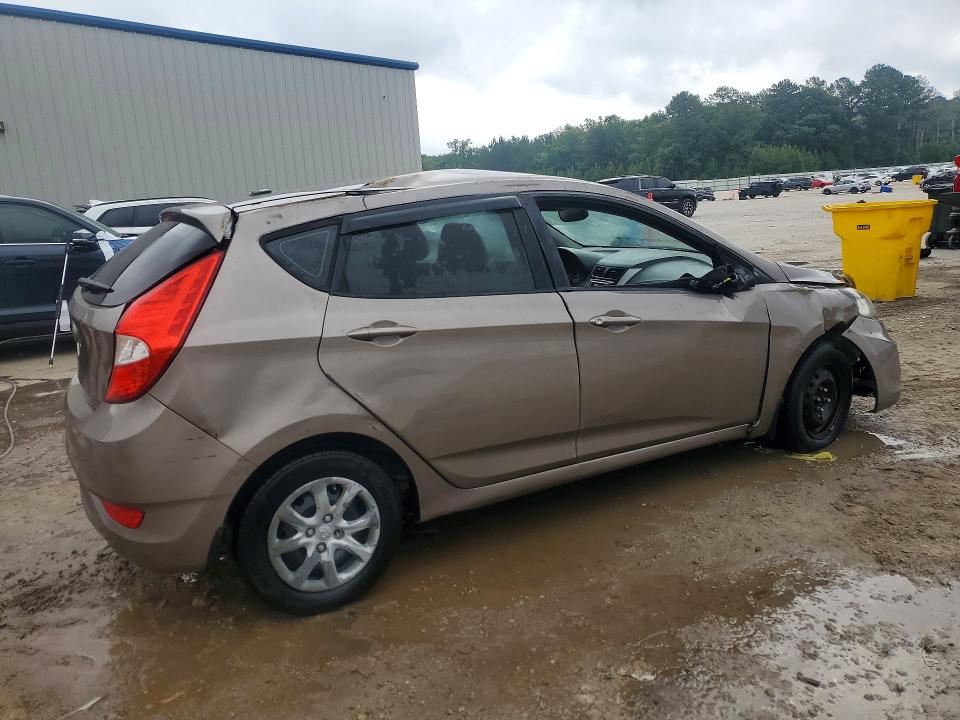 2013 Hyundai Accent VIN KMHCT5AE1DU111095 COPART salvage auction — ROLLOVER, SC - CERT OF TITLE-SALVAGE, sold $200 on 2026-07-06 (photo 3)