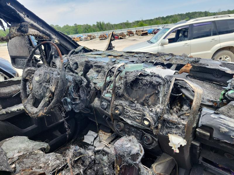 2017 Ford F-350 super duty VIN 1FT8W3BT7HEC36556 COPART salvage auction — ENGINE BURN, Sc - Cert Of Title-Salvage Non-Rem, sold $1,550 on 2026-07-20 (photo 9)