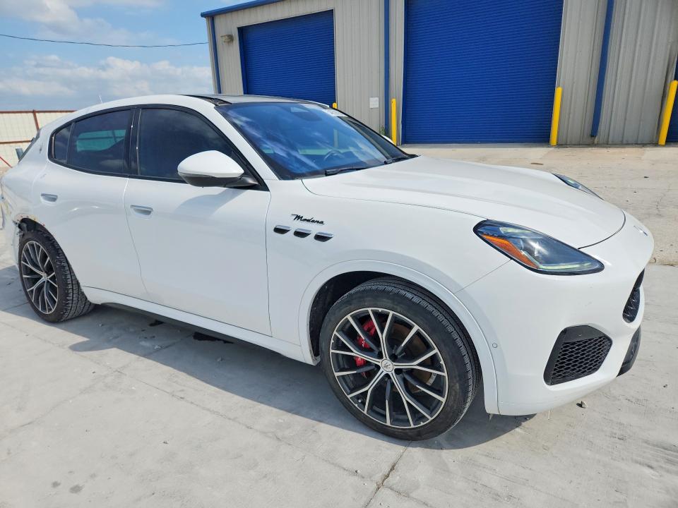 2023 Maserati VIN ZN682AVM0P7427399 COPART salvage auction — REAR END, Tx - Certificate Of Title, sold $16,000 on 2026-08-07 (photo 4)