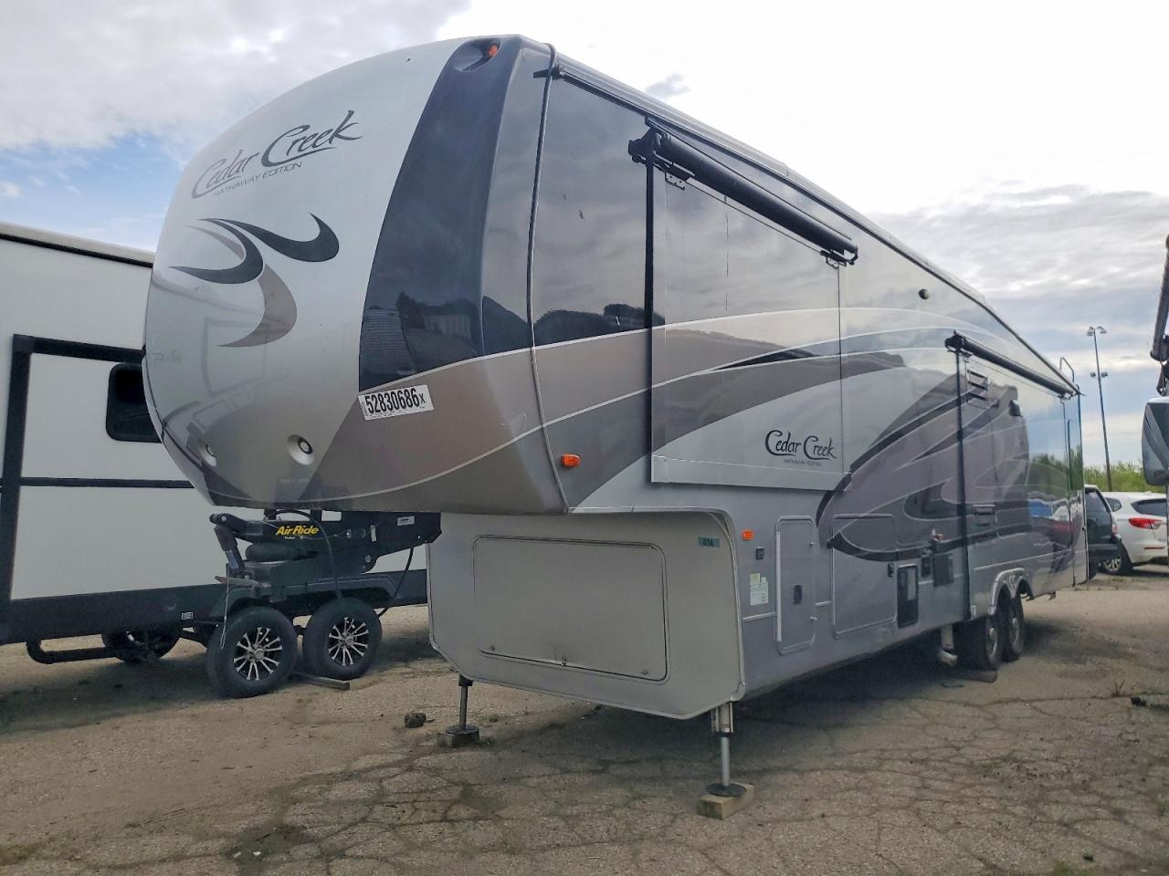 2018 Cedar creek 5th wheel VIN 4X4FCRM24JS220226 COPART salvage auction — Side, MI - CERTIFICATE OF TITLE, sold $16,100 on 2026-06-23 (photo 2)