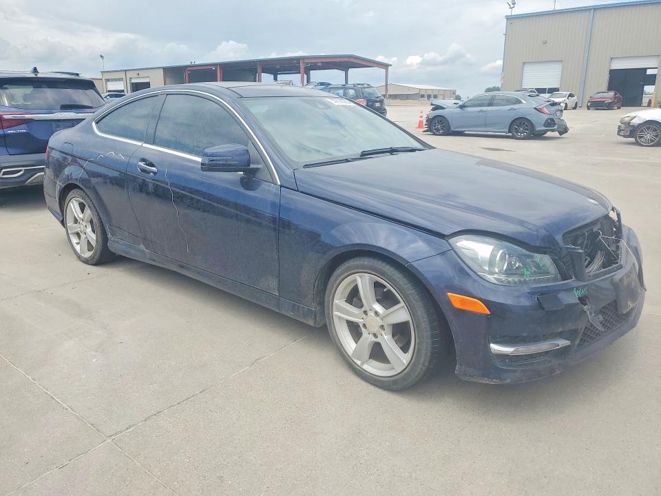 2013 Mercedes-benz VIN WDDGJ4HB4DG003642 COPART salvage auction — FRONT END, Tx - Salvage Vehicle Title, sold $900 on 2026-07-02 (photo 4)
