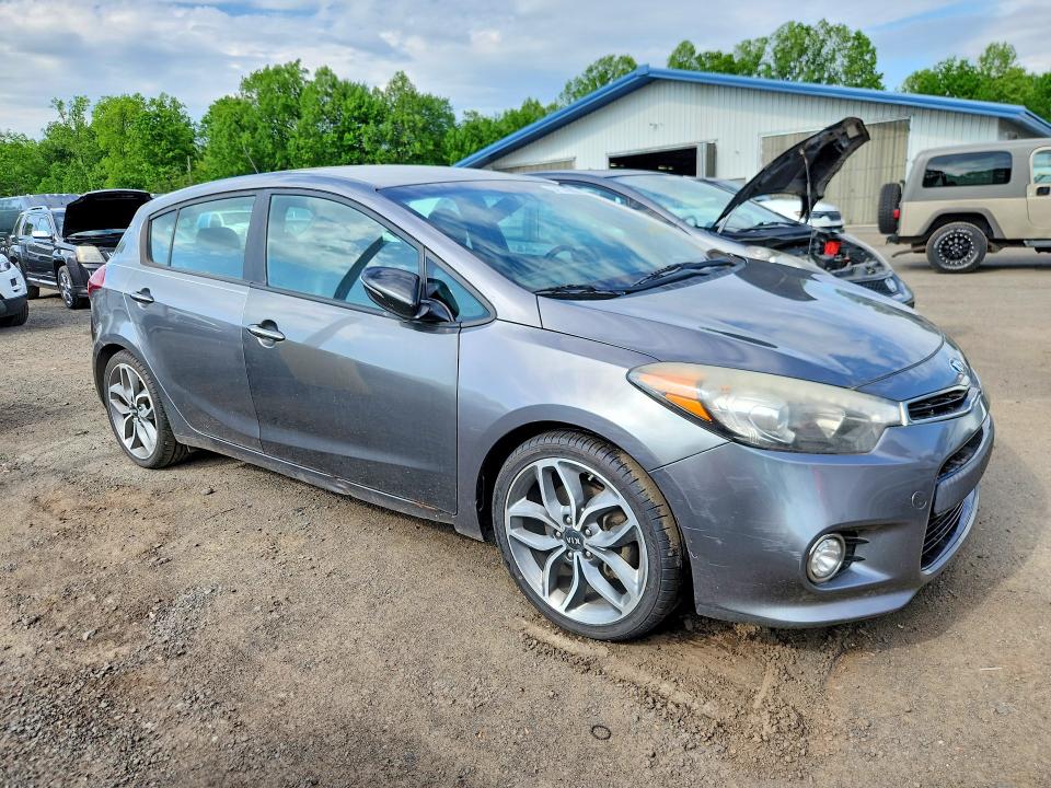 2016 Kia Forte VIN KNAFZ5A35G5592172 COPART salvage auction — MINOR DENT/SCRATCHES, Ct - Certificate Of Title, sold $1,300 on 2026-07-30 (photo 4)