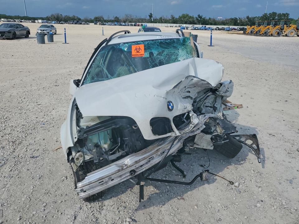 2000 BMW 3er VIN WBAAR3348YJM00434 COPART salvage auction — ALL OVER, Tx - Nonrepairable Title, sold $100 on 2026-08-20 (photo 5)