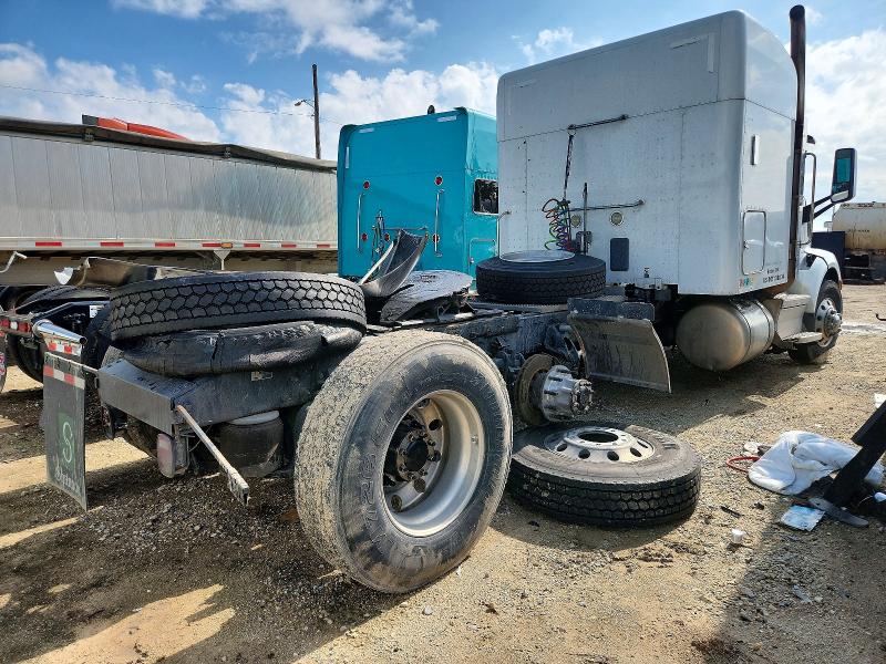 2018 Peterbilt 579 VIN 1XPBDP9X2JD458671 COPART salvage auction — UNDERCARRIAGE, PA - CERTIFICATE OF SALVAGE, sold $9,700 on 2026-08-13 (photo 4)