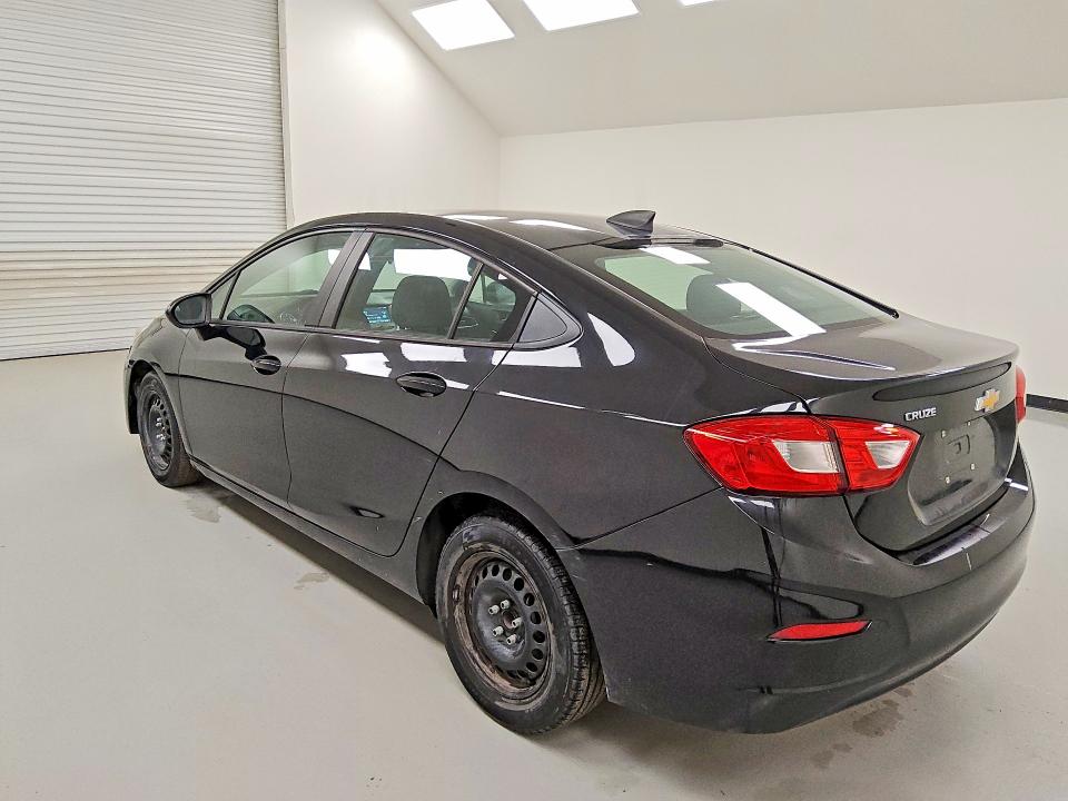 2018 Chevrolet Cruze VIN 1G1BC5SM4J7200037 COPART salvage auction — MECHANICAL, Tx - Certificate Of Title, sold $2,100 on 2026-07-02 (photo 2)