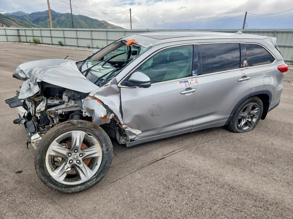 2018 Toyota Highlander VIN 5TDDZRFH7JS809020 COPART salvage auction — FRONT END, Ut - Salvage Certificate, sold $3,750 on 2026-07-17 (photo 1)