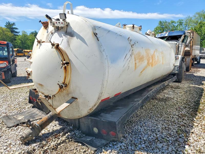 2019 Peterbilt 389 VIN 1NPXL40X7KD498602 COPART salvage auction — ROLLOVER, MA - CERT OF TITLE-SALVAGE, sold $8,500 on 2026-07-16 (photo 2)