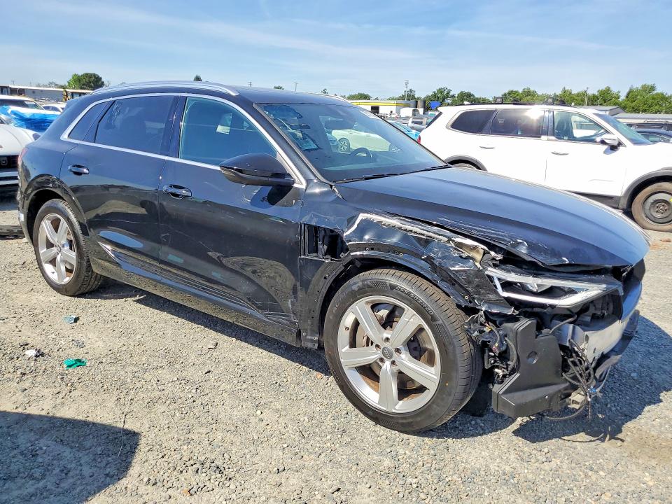 2019 Audi E-tron VIN WA1VABGE6KB020531 COPART salvage auction — FRONT END, Ca - Dis/Dlr/Exp Only Clean Title, sold $9,900 on 2026-07-02 (photo 4)