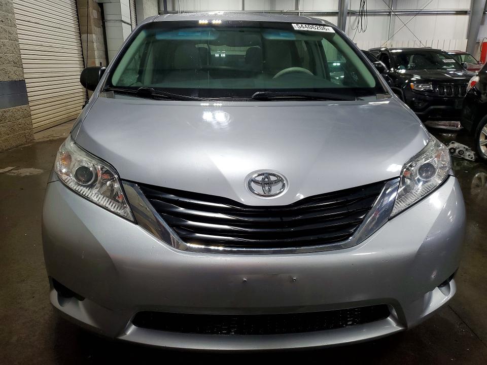 2011 Toyota Sienna VIN 5TDJK3DC3BS027455 COPART salvage auction — SIDE, Mn - Cert Of Title-Prior Salvage, sold $2,050 on 2026-07-07 (photo 5)