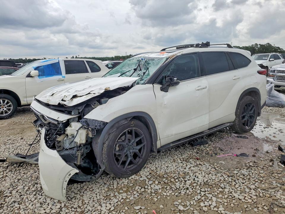 2020 Toyota Highlander VIN 5TDYZRAH9LS023988 COPART salvage auction — FRONT END, TX - SALVAGE VEHICLE TITLE (P), sold $225 on 2026-07-24 (photo 1)