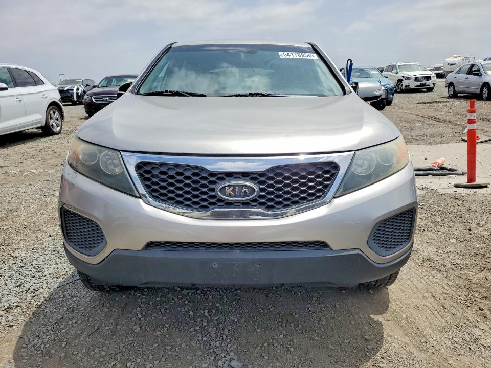 2012 Kia Sorento VIN 5XYKT3A11CG279823 COPART salvage auction — REAR END, Ca - Dis/Dlr/Exp Only Clean Title, sold $475 on 2026-07-02 (photo 5)