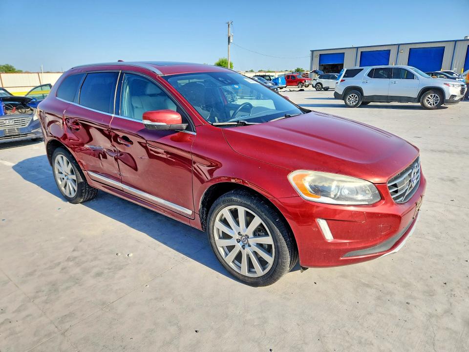 2015 Volvo VIN YV440MDM4F2740540 COPART salvage auction — SIDE, Tx - Salvage Vehicle Title, sold $2,700 on 2026-07-24 (photo 4)
