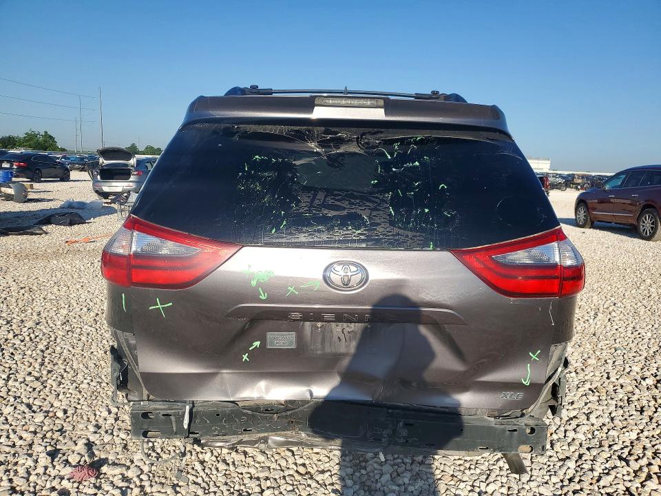 2020 Toyota Sienna VIN 5TDYZ3DC0LS072641 COPART salvage auction — REAR END, Tx - Salvage Vehicle Title, sold $70 on 2026-07-30 (photo 6)