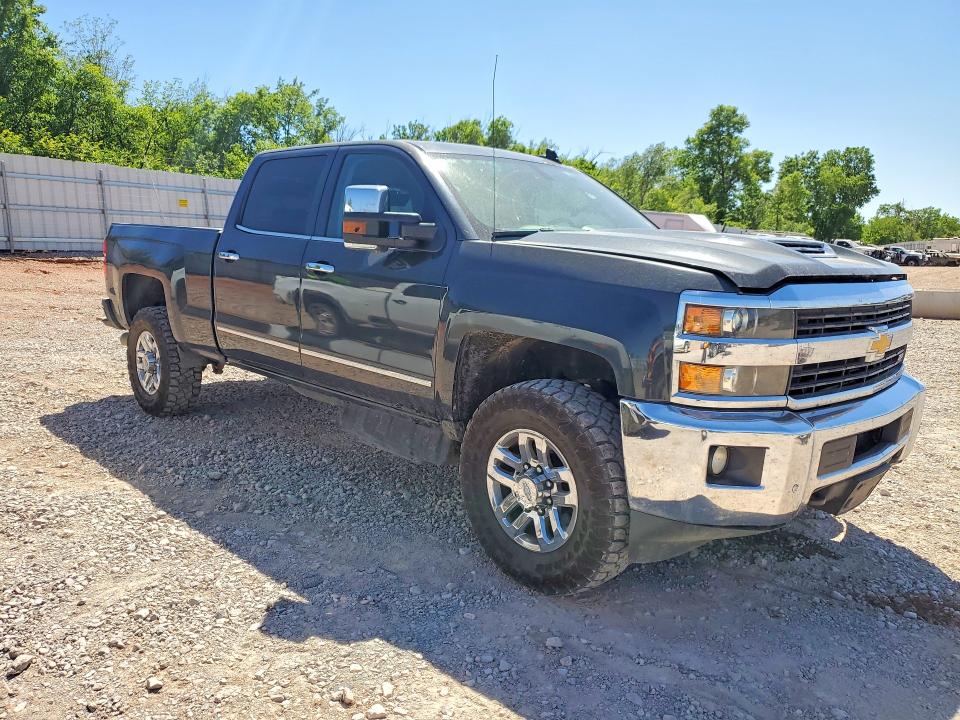 2017 Chevrolet Silverado 2500 VIN 1GC1KWEYXHF126911 COPART salvage auction — MINOR DENT/SCRATCHES, TX - CERTIFICATE OF TITLE, sold $9,100 on 2026-07-07 (photo 4)