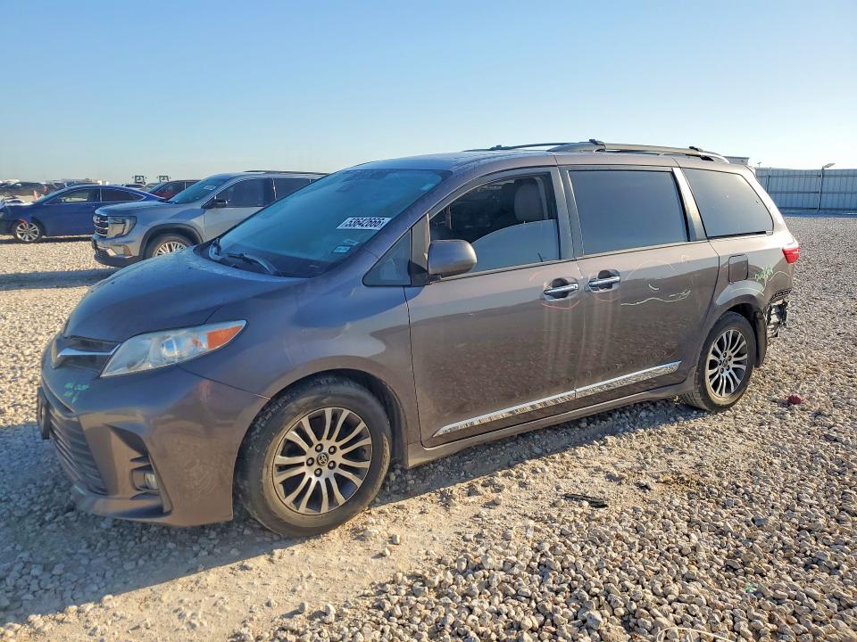 2020 Toyota Sienna VIN 5TDYZ3DC0LS072641 COPART salvage auction — REAR END, Tx - Salvage Vehicle Title, sold $70 on 2026-07-30 (photo 1)