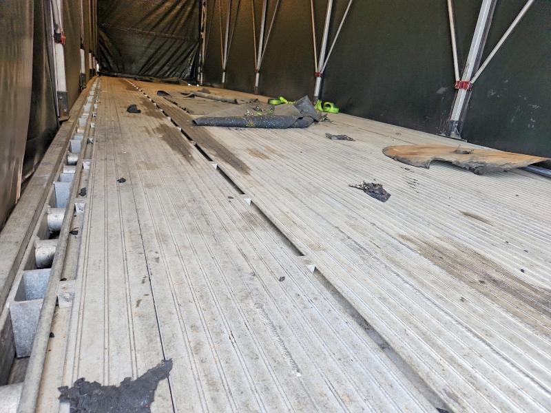2020 Mac trailer VIN 5MAPA4826LA054726 COPART salvage auction — BURN, IN - CERT OF TITLE-SALVAGE TITLE, sold $30 on 2026-07-28 (photo 7)