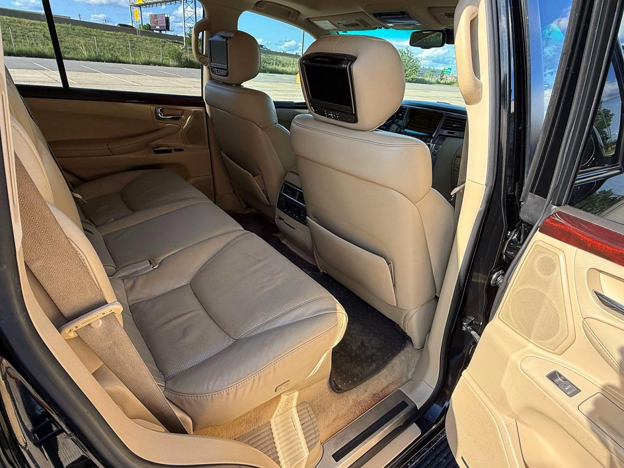 2011 Lexus LX VIN JTJHY7AX5B4083143 COPART salvage auction — Minor Dent/Scratches, TX - CERTIFICATE OF TITLE (P), sold $15,700 on 2026-06-25 (photo 6)