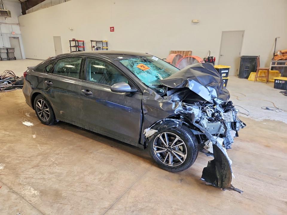 2022 Kia Forte VIN 3KPF24ADXNE429013 COPART salvage auction — FRONT END, Tx - Certificate Of Title, sold $1,000 on 2026-07-09 (photo 4)
