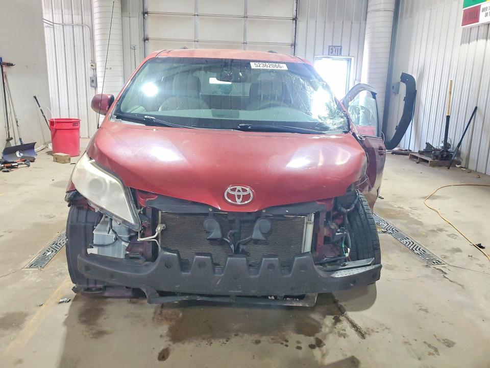 2012 Toyota Sienna VIN 5TDJK3DC4CS030186 COPART salvage auction — SIDE, Salvage Title, sold $1,300 on 2026-07-20 (photo 5)