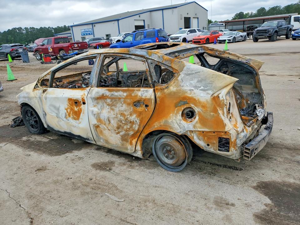 2015 Toyota Prius VIN JTDKN3DU6F1969426 COPART salvage auction — BURN, Ms - Cert Of Title-Salvaged, sold $250 on 2026-07-10 (photo 2)