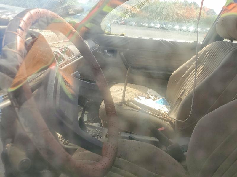 1981 Peugeot 505 VIN VF3BA4167BS310563 COPART salvage auction — MINOR DENT/SCRATCHES, Or - Lien Papers, Clean Title, sold $125 on 2026-07-13 (photo 9)
