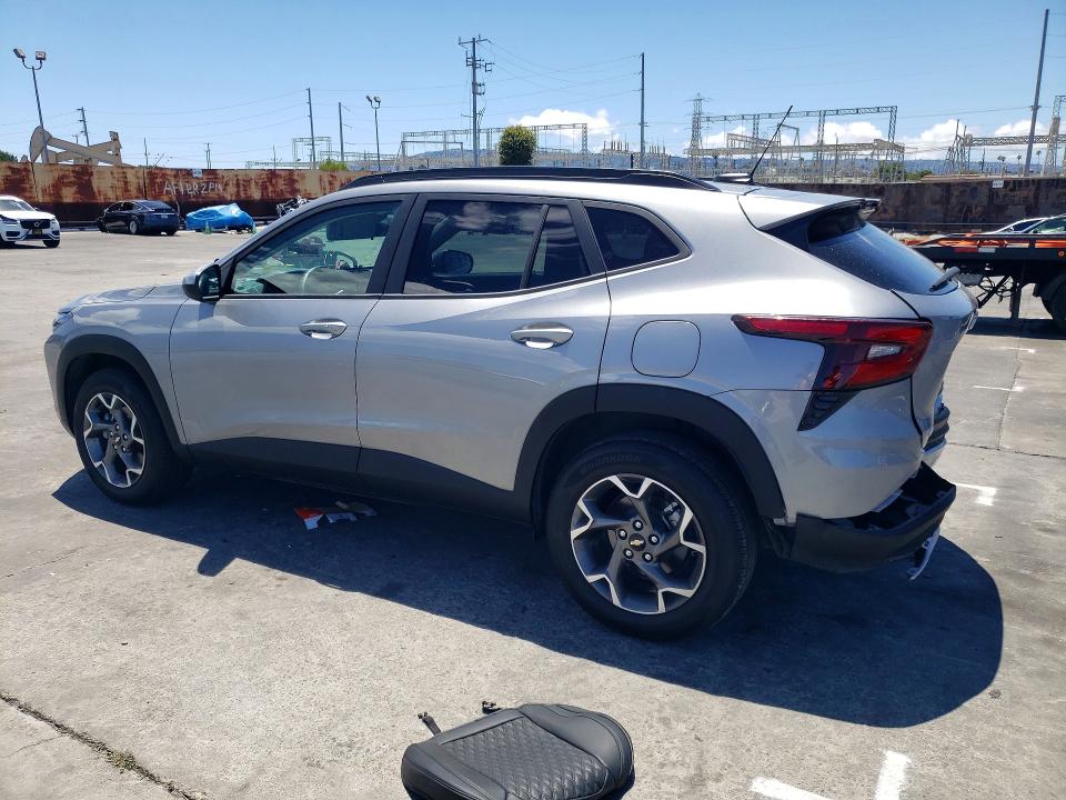 2025 Chevrolet Trax VIN KL77LHEP2SC274597 COPART salvage auction — REAR END, Ca - Salvage Certificate, sold $7,500 on 2026-07-27 (photo 2)