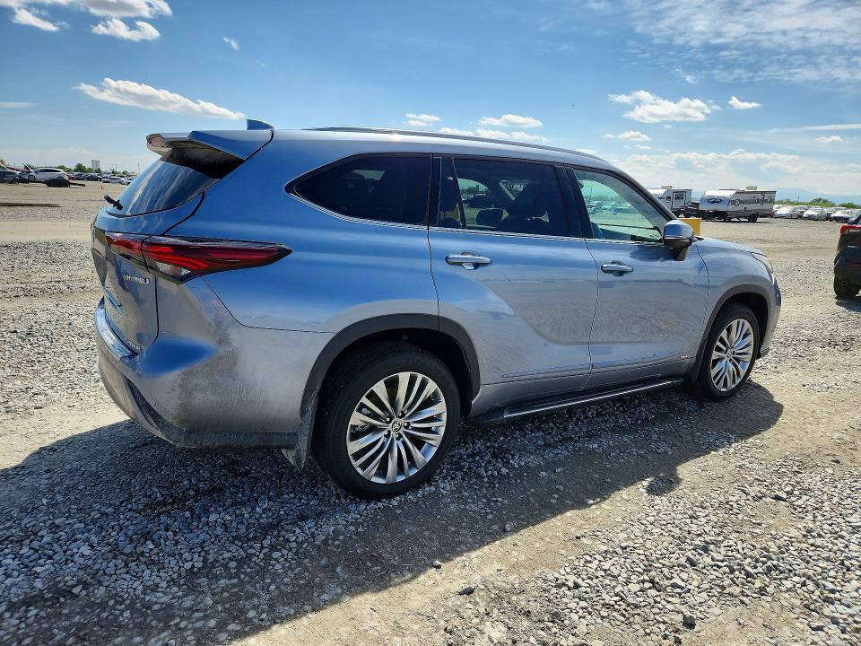 2024 Toyota Highlander VIN 5TDEBRCH2RS606979 COPART salvage auction — FRONT END, Co - Public - Salvage Title, sold $29,250 on 2026-07-09 (photo 3)