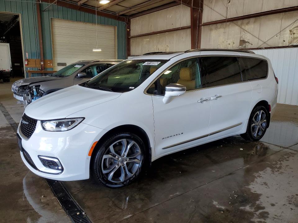 2022 Chrysler Pacifica VIN 2C4RC3PGXNR180345 — COPART salvage auction photo