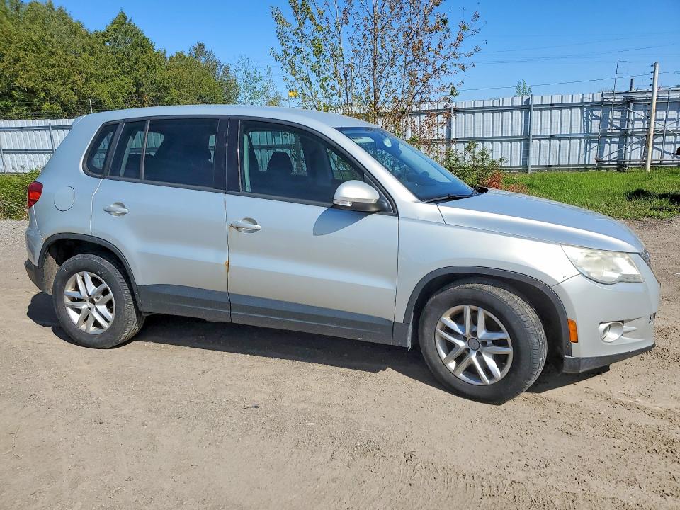 2009 Volkswagen Tiguan VIN WVGBV75N09W001193 COPART salvage auction — REAR END, On - Permit Salvage, sold $525 on 2026-07-16 (photo 4)