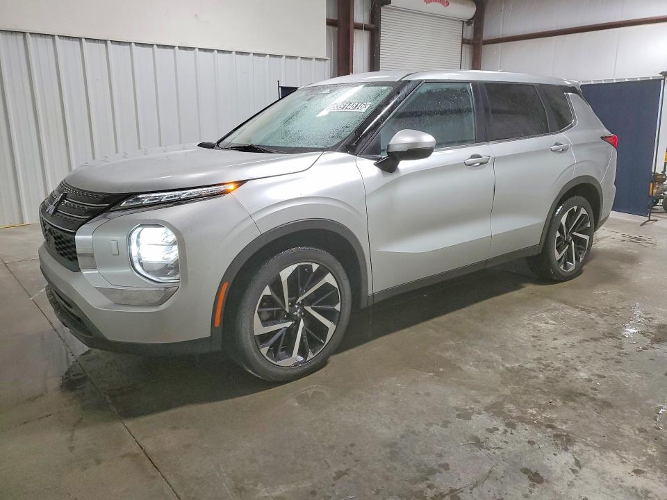 2022 Mitsubishi Outlander VIN JA4J4TA85NZ045219 COPART salvage auction — MINOR DENT/SCRATCHES, KY - CERTIFICATE OF TITLE, sold $6,900 on 2026-07-09 (photo 1)