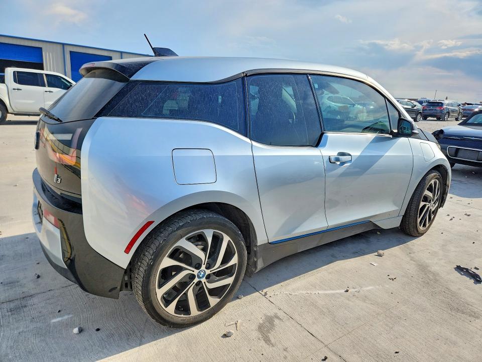 2015 BMW VIN WBY1Z4C57FV502538 COPART salvage auction — MINOR DENT/SCRATCHES, Tx - Certificate Of Title, sold $3,600 on 2026-07-31 (photo 3)