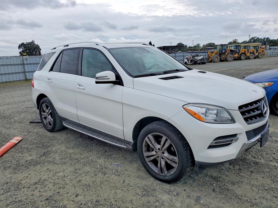 2015 Mercedes-benz Ml-class VIN 4JGDA5HB5FA605311 COPART salvage auction — MINOR DENT/SCRATCHES, Mt - Dis/Dlr/Exp Only Clean Title, sold $3,950 on 2026-07-02 (photo 4)