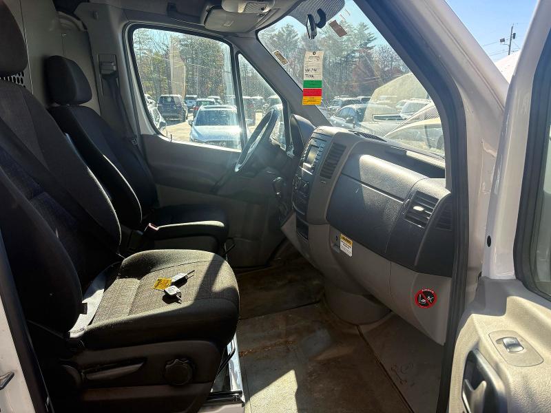 2018 Mercedes-benz Sprinter VIN WD3PE7CD1JP631043 COPART salvage auction — MINOR DENT/SCRATCHES, Me - Certificate Of Title (P), sold $6,800 on 2026-07-10 (photo 5)