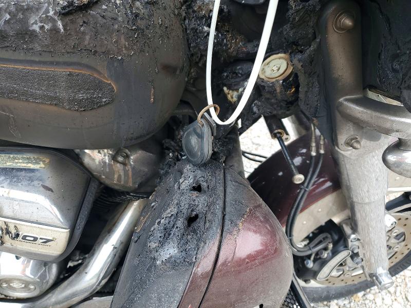 2018 Harley-davidson Flhtcutg VIN 1HD1MAD14JB857654 COPART salvage auction — BURN, Al - Cert Of Title-Salvage Title, sold $3,000 on 2026-07-21 (photo 8)