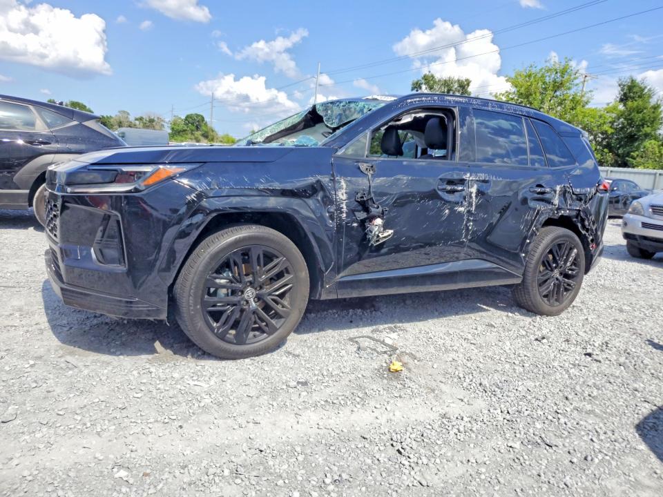 2026 Toyota Rav 4 VIN JTM6CRAV1TD301678 COPART salvage auction — SIDE, Fl - Cert Of Title Slvg Rebuildable, sold $10,200 on 2026-07-17 (photo 1)