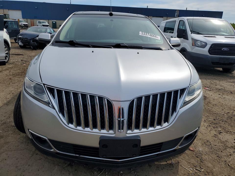 2012 Lincoln Mkx VIN 2LMDJ6JKXCBL10502 COPART salvage auction — FRONT END, OH - CERT OF TITLE-SALVAGE, sold $600 on 2026-07-03 (photo 5)