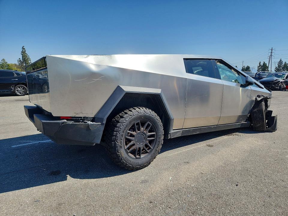 2025 Tesla Cybertruck VIN 7G2CEHED9SA067915 COPART salvage auction — ALL OVER, Ca - Salvage Certificate, sold $14,500 on 2026-07-28 (photo 3)