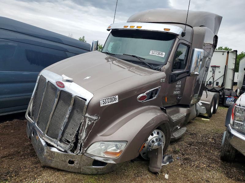 2017 Peterbilt 579 VIN 1NPBGGGG80D455616 COPART salvage auction — FRONT END, IL - SALVAGE CERTIFICATE, sold $10,200 on 2026-07-16 (photo 2)