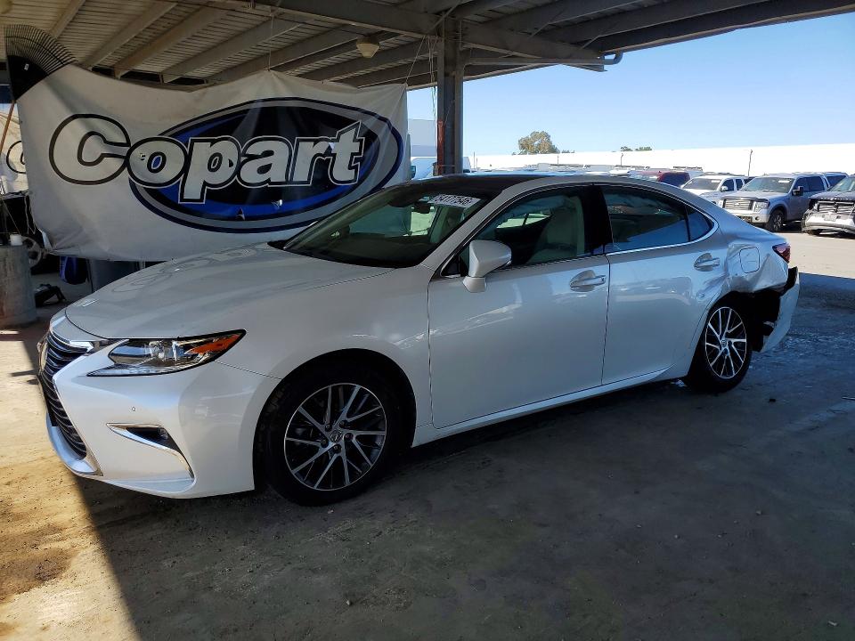 2018 Lexus ES VIN 58ABK1GG4JU109801 — COPART salvage auction photo