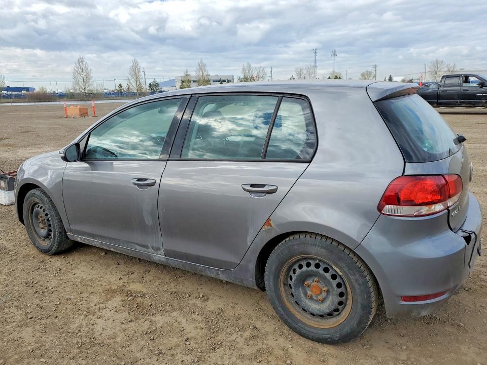 2010 Volkswagen Golf VIN WVWCA7AJ5AW285349 COPART salvage auction — VANDALISM, ON - PERMIT NO BRAND - UNFIT, sold $650 on 2026-08-11 (photo 2)