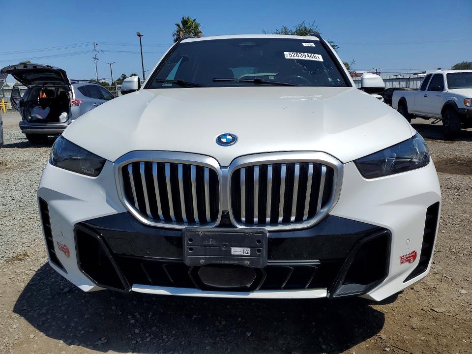 2024 BMW X5 VIN 5UX43EU0XR9T61291 COPART salvage auction — MINOR DENT/SCRATCHES, Ca - Dis/Dlr/Exp Only Clean Title (P), sold $52,000 on 2026-07-24 (photo 5)