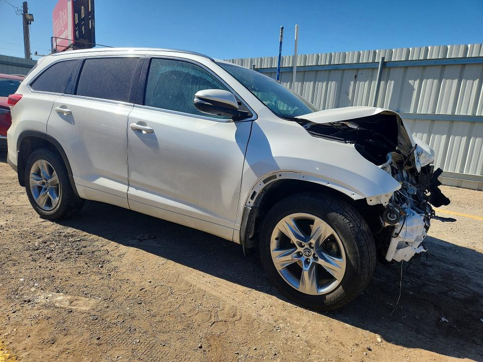 2017 Toyota VIN 5TDDZRFHXHS424058 COPART salvage auction — FRONT END, Ks - Cert Of Title-Salvage, sold $4,600 on 2026-07-15 (photo 4)