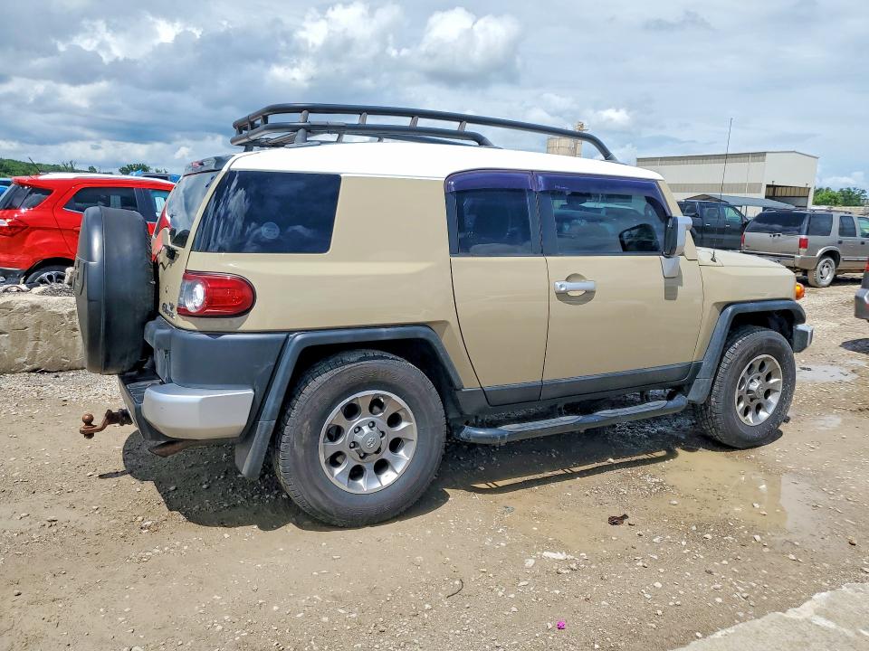 2013 Toyota Fj cruiser VIN JTEBU4BF6DK152618 COPART salvage auction — REAR END, Mo - Salvage Certificate Of Title, sold $10,800 on 2026-07-21 (photo 3)