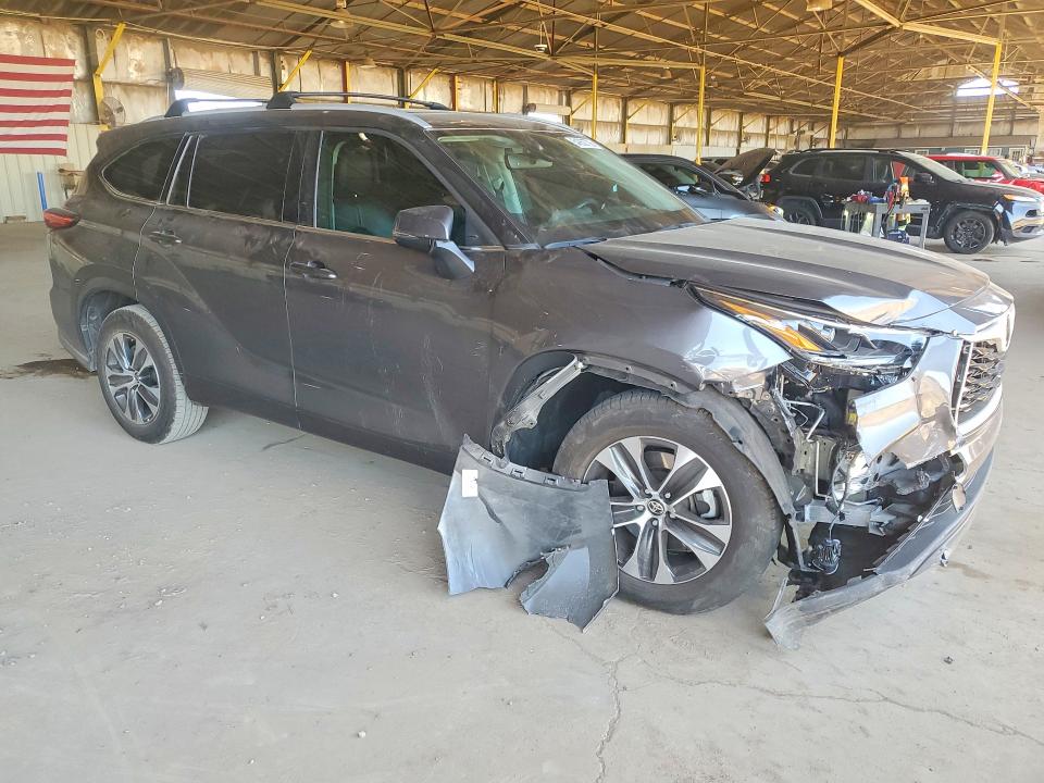 2022 Toyota Highlander VIN 5TDGZRAH9NS131638 COPART salvage auction — FRONT END, Az - Cert Of Title - Salvage, sold $14,500 on 2026-07-20 (photo 4)