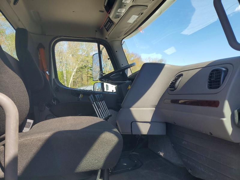 2021 Freightliner M2 VIN 1FVDCWFC3MHMP9264 COPART salvage auction — REAR END, NH - CERT OF TITLE-SALVAGE, sold $13,000 on 2026-07-09 (photo 5)